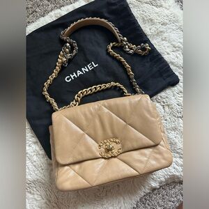 CHANEL 
Goatskin Quilted Medium Chanel 19 Flap Beige (SOLD)